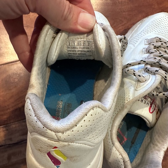 Sketchers white & rainbow heart tennis shoes size 2 lightly used - Picture 5 of 5